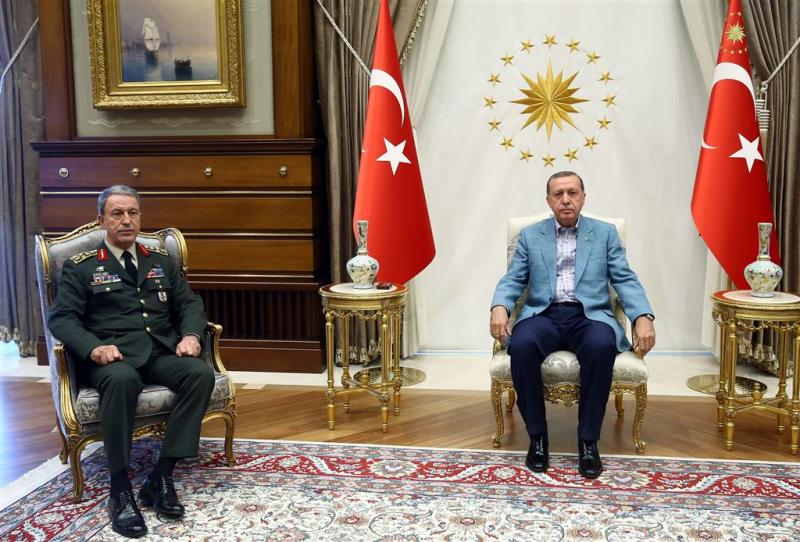 Erdogan wil soldaten en spionnen commanderen