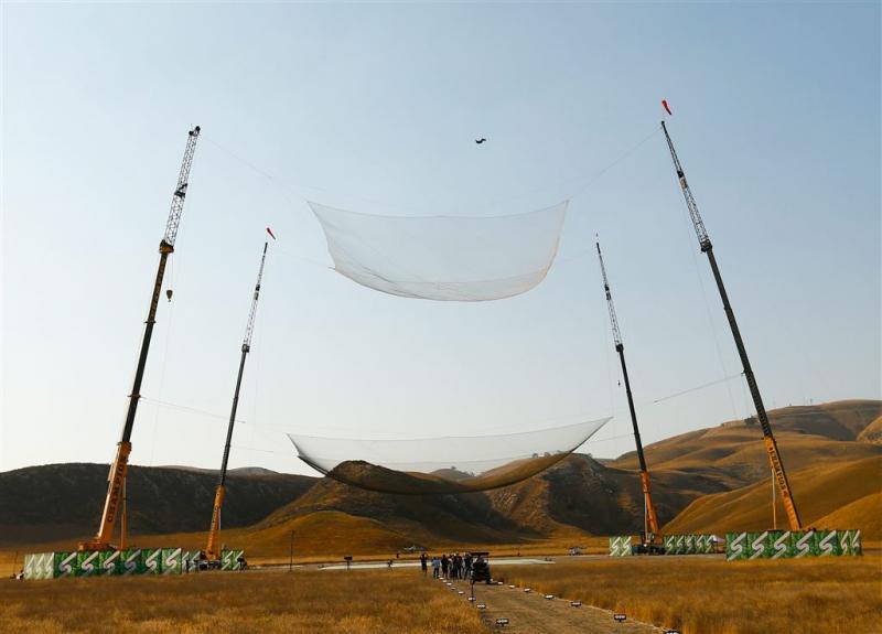 Skydiver ongedeerd na sprong zonder parachute