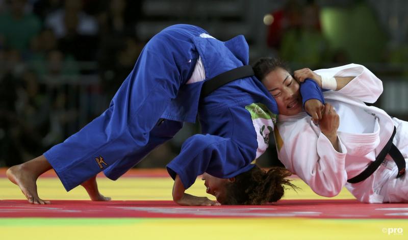 Eerste Braziliaans goud voor judoka Rafaela Silva (in het blauw) (Pro Shots / Action Images)