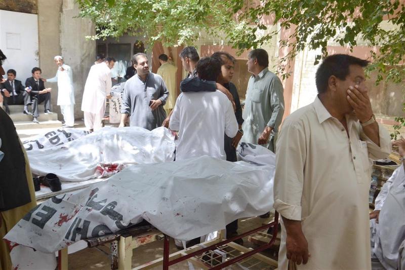 Tientallen doden bij aanslag Pakistan