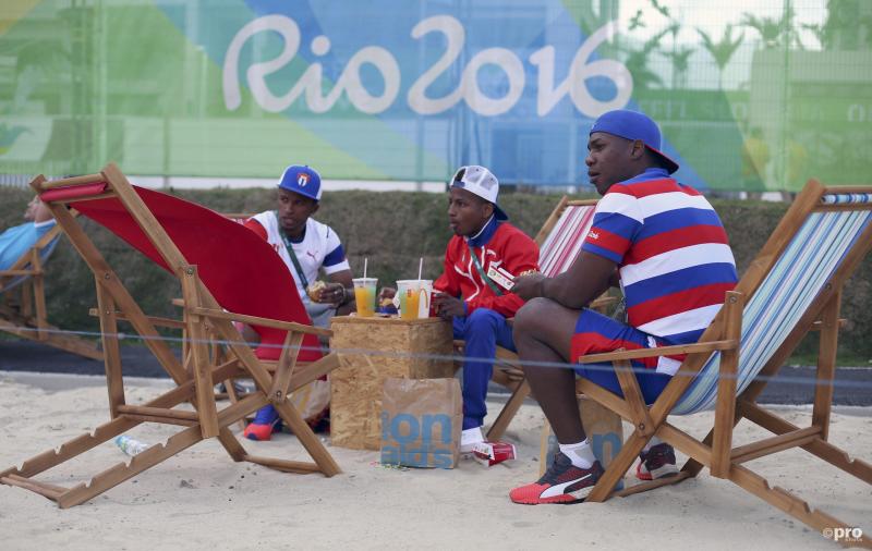 Ook deze Cubaanse atleten nemen het er even van bij de McDonald's (Pro Shots / Action Images)