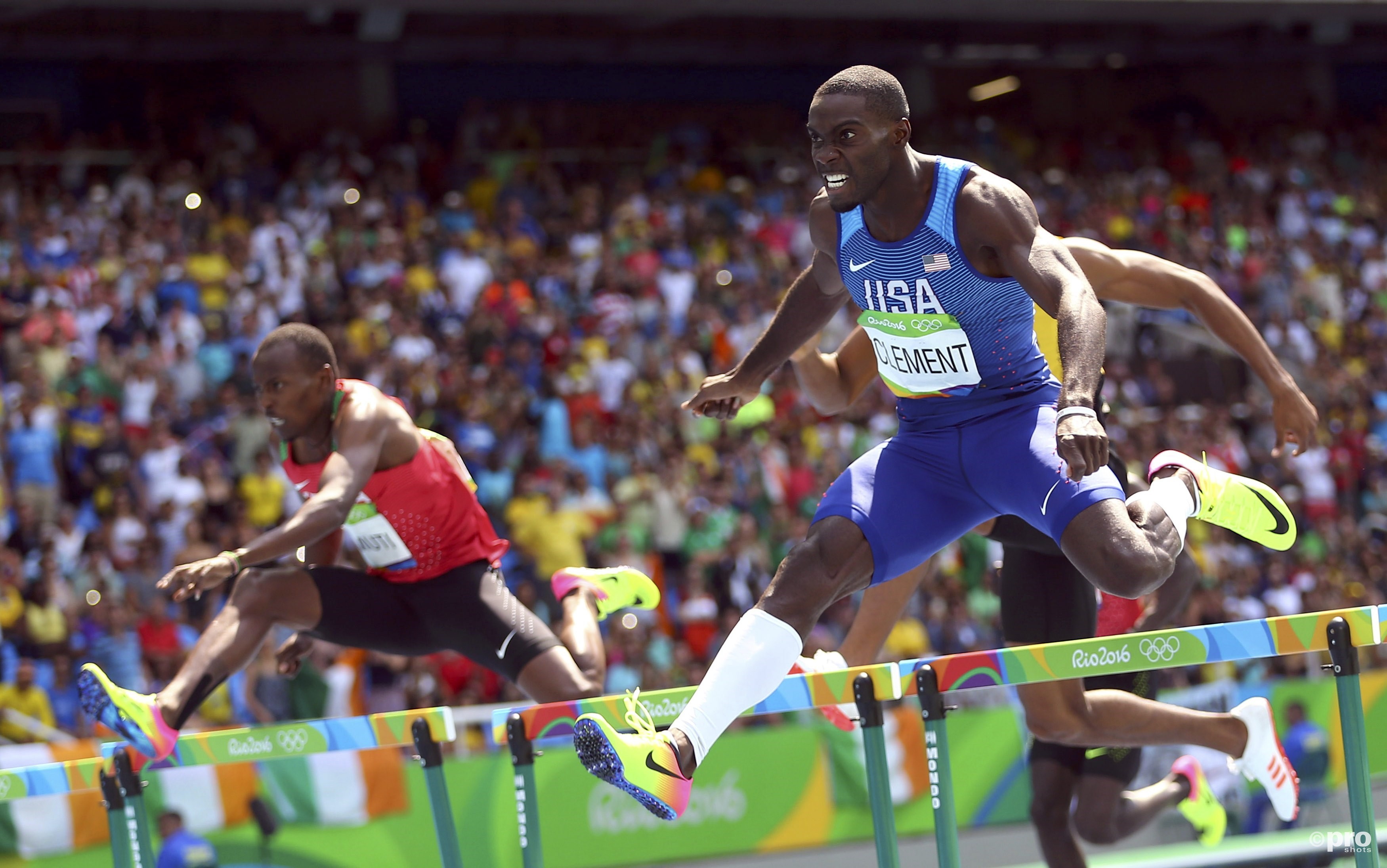 Clement springt en rent eindelijk naar olympisch goud (PROSHOTS/Action Images)