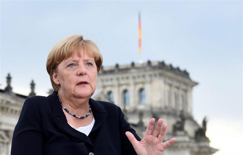 Merkel wil partijleider blijven