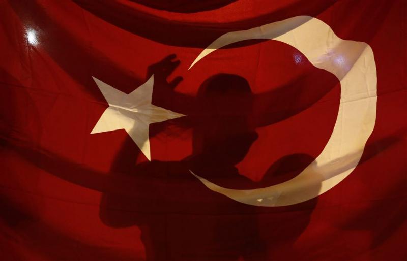 Onlusten na verwijderen burgemeesters Turkije