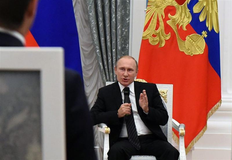 Poetin hekelt bangmakerij in VS over Rusland