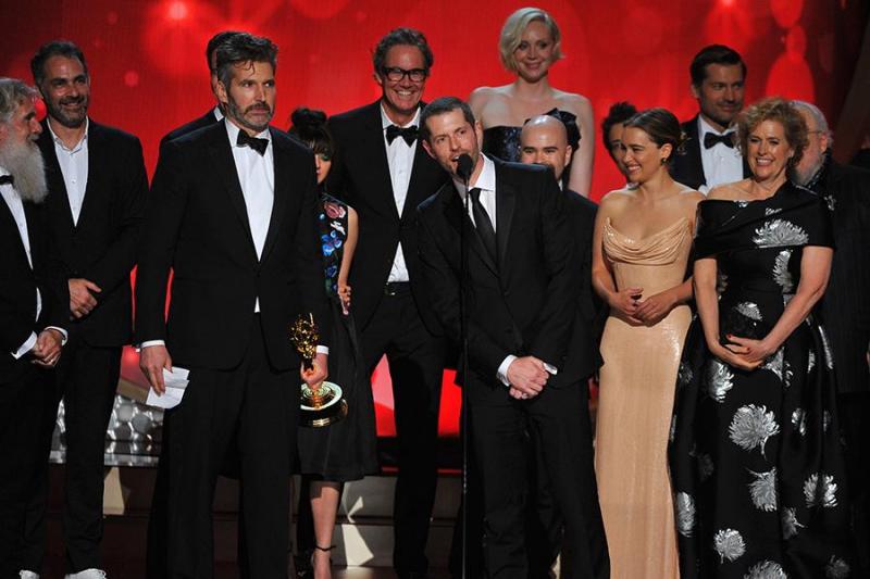 Cast en crew van Game of Thrones tijdens de 68e Emmy Awards