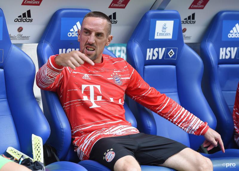 Bayern München-speler Franck Ribéry wil ons wat duidelijk maken, maar wat? (Pro Shots / Witters)