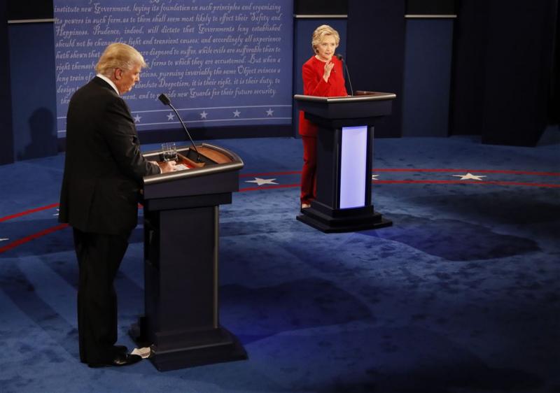Rumoerig eerste debat tussen Clinton en Trump