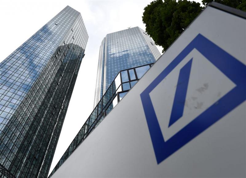 Aandeel Deutsche Bank weer fors omlaag