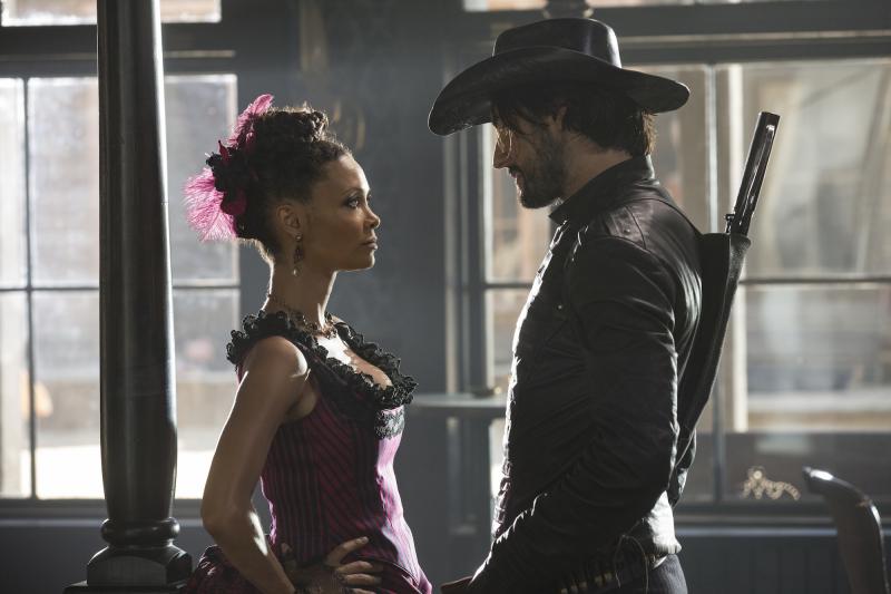 Westworld: Thandie Newton en Rodrigo Santoro (Foto: HBO)