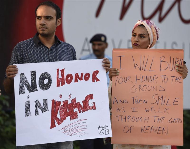 Pakistan neemt wet tegen eerwraak aan