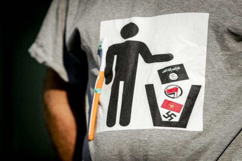 Aanhangers Pegida mogen logo hakenkruis dragen