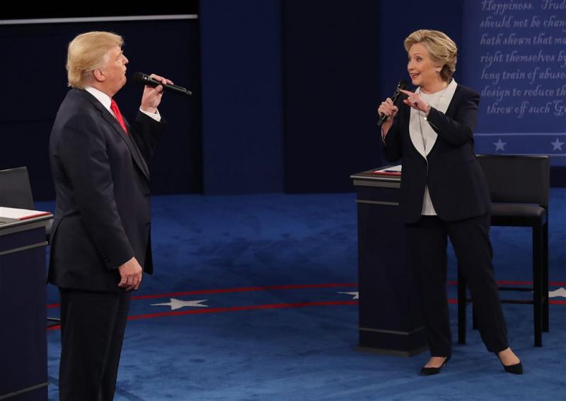 Vijandig town hall-debat Trump en Clinton