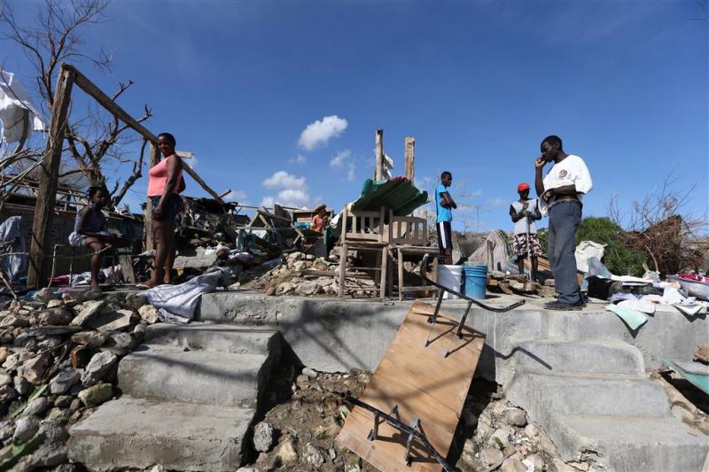 Marine levert eerst hulpgoederen af in Haïti