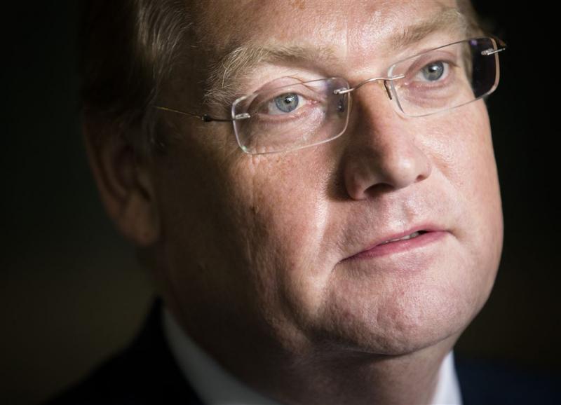 Minister zwijgt over IS-verdachten Schiphol