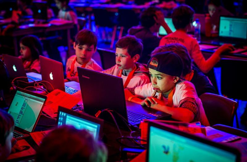 Kinderen gaan voor wereldrecord programmeren