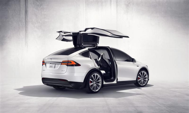Autobouwer Tesla verrast met winst