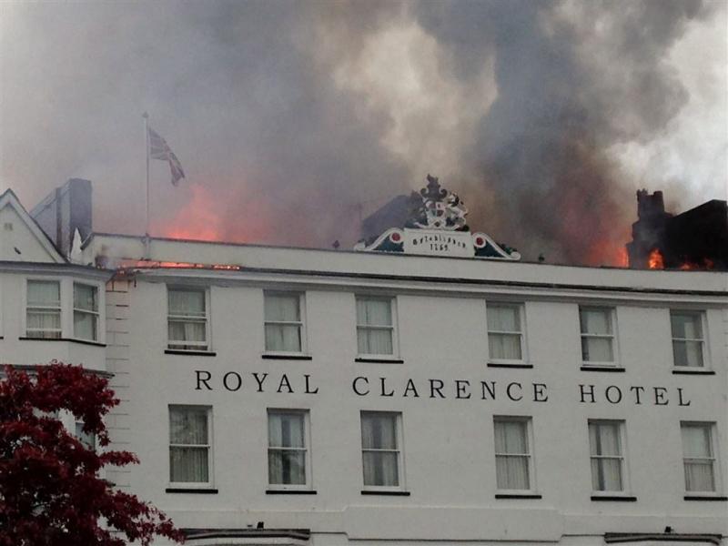 Brand verwoest oudste hotel Engeland
