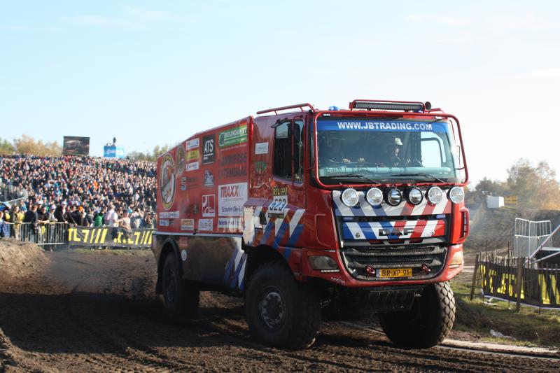 Vooral de brandweertruck van Richard de Groot maakte veel lawaai (Foto: FOK!sport/Nattekat)