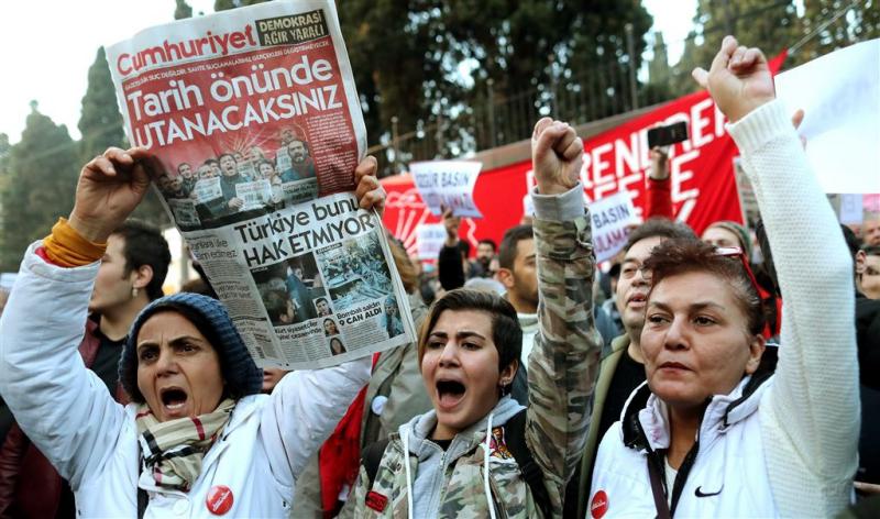 Protestmarsen tegen arrestaties Turkije
