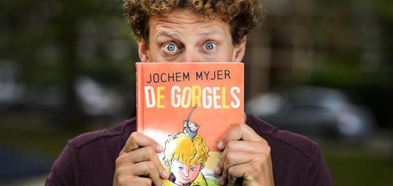Jochem Myjer staat jaar lang in boekenlijst