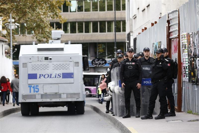Turkije haalt 3200 geschorste agenten terug