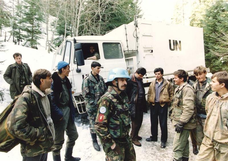 'Meer foto's Srebrenica in archief MIVD'