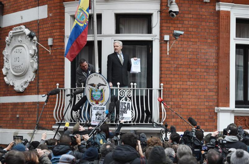 Ecuador: Assange voorlopig in ambassade