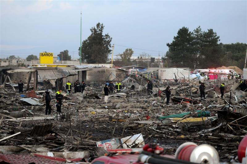 Tientallen doden bij vuurwerkexplosie Mexico