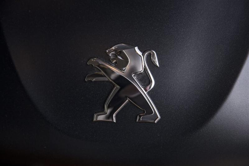 'Peugeot wil het doen met minder showrooms'