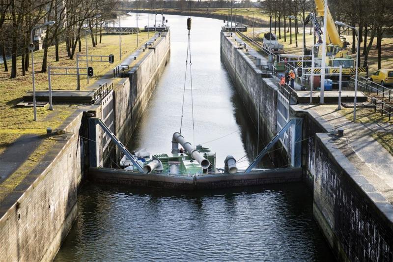 Maas-Waalkanaal zondag mogelijk weer open