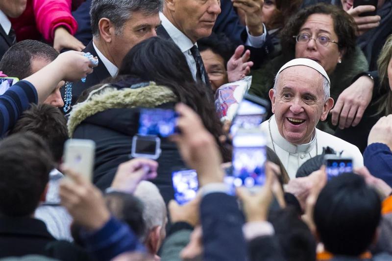 Paus aanvaardt de risico's van het vak
