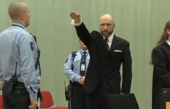 Anders Breivik brengt opnieuw Hitlergroet in rechtbank