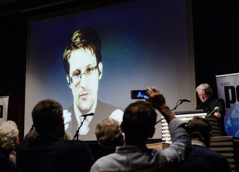 Snowden mag langer in Rusland blijven