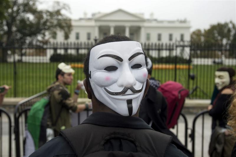 Anonymous dreigt Trump met aanval