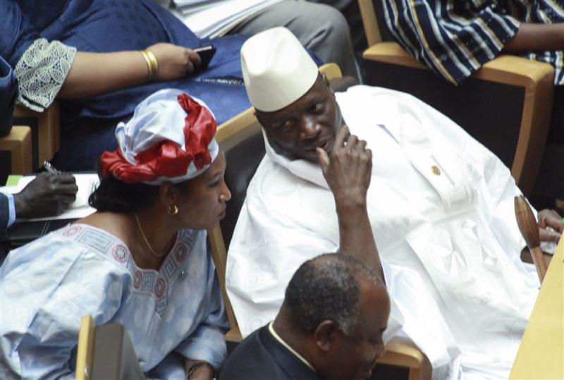 President Gambia mag drie maanden aanblijven