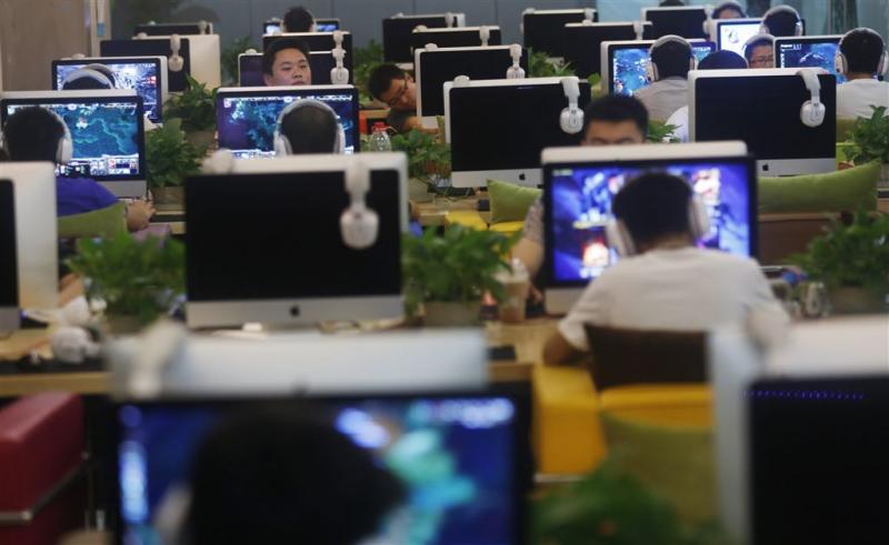 China stopt miljarden in internetsector