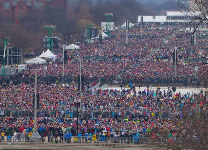 Lege vakken bij de inauguratie (foto: CNN)