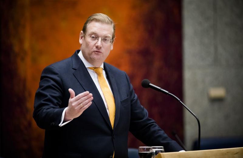 Van der Steur zegt werkbezoek aan Vught af