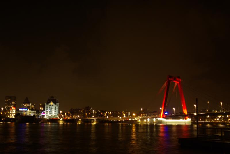 Roterdam by night (Foto: Disbatch)