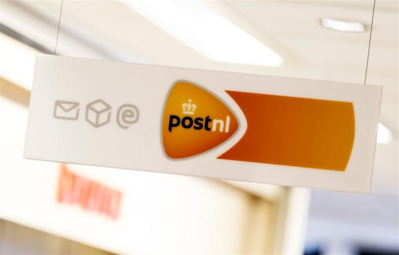PostNL snijdt verder in de kosten