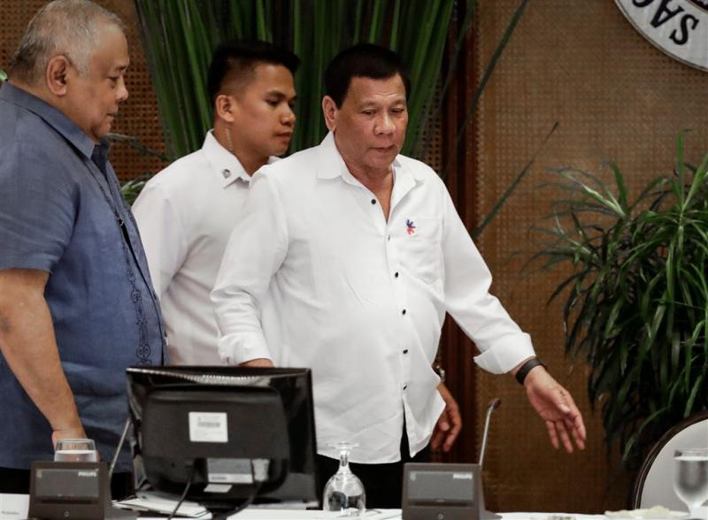 Duterte stuurt politie weer op drugsjacht