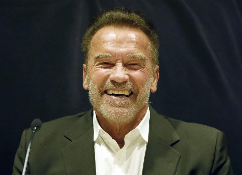 Trump claimt dat Schwarzenegger is ontslagen 