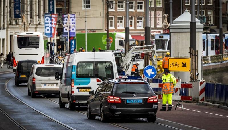 Flink minder vuile voertuigen in Amsterdam 