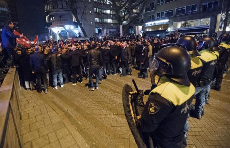 Turkije wil stappen tegen Nederlandse politie