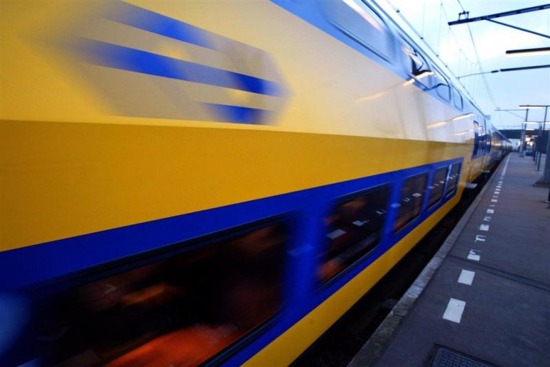 Wagon rijdende intercity schiet los