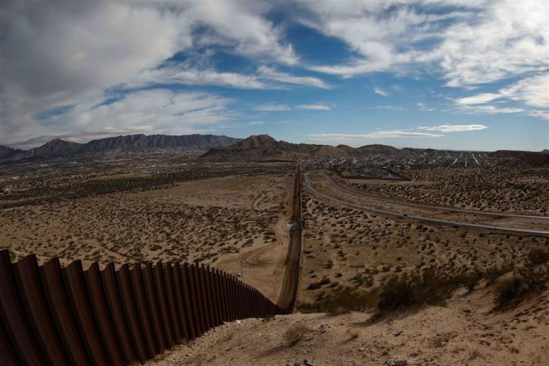 Mexicaanse muur VS minstens 5,40 meter hoog