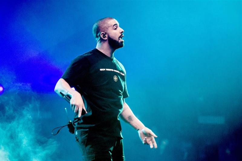 Fans blijven weg bij inhaalconcert van Drake