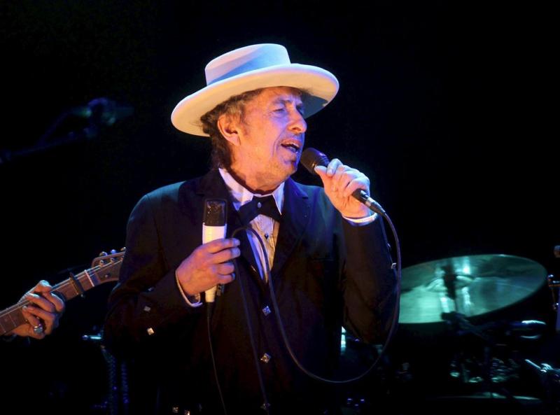 Bob Dylan haalt Nobelprijs eindelijk op