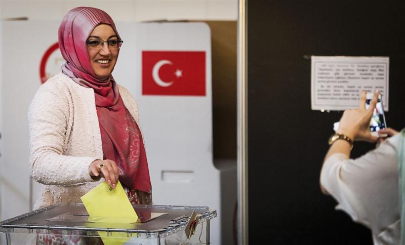 Stemlokalen Turks referendum 5 dagen open
